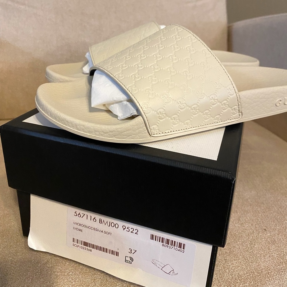 Gucci slides, Tan/light cream